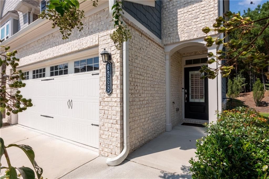 3 bedroom, 3 bathroom, 1,874 sq ft townhouse for sale at 6388 Lanier Harbor Landing, Buford, GA 30518 — photo 6