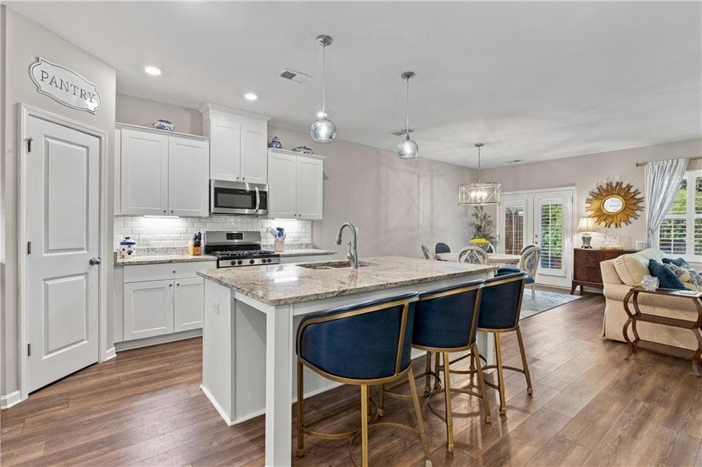 3 bedroom, 3 bathroom, 1,874 sq ft townhouse for sale at 6388 Lanier Harbor Landing, Buford, GA 30518 — photo 9
