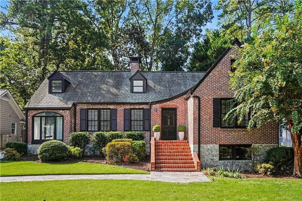 3 bedroom, 2 bathroom, 1,882 sq ft single family residence for sale at 839 Wildwood Road, Atlanta, GA 30324 — photo 2