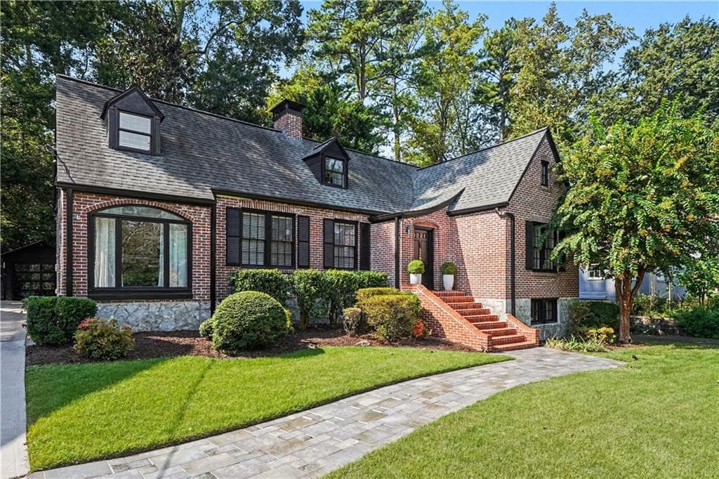 3 bedroom, 2 bathroom, 1,882 sq ft single family residence for sale at 839 Wildwood Road, Atlanta, GA 30324 — photo 3