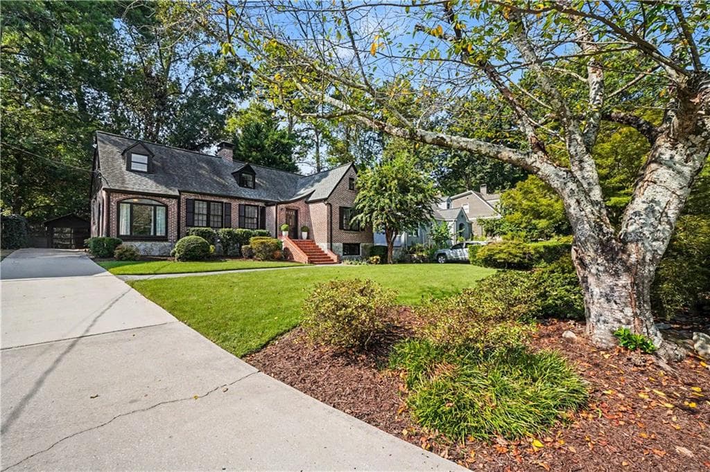 3 bedroom, 2 bathroom, 1,882 sq ft single family residence for sale at 839 Wildwood Road, Atlanta, GA 30324 — photo 4