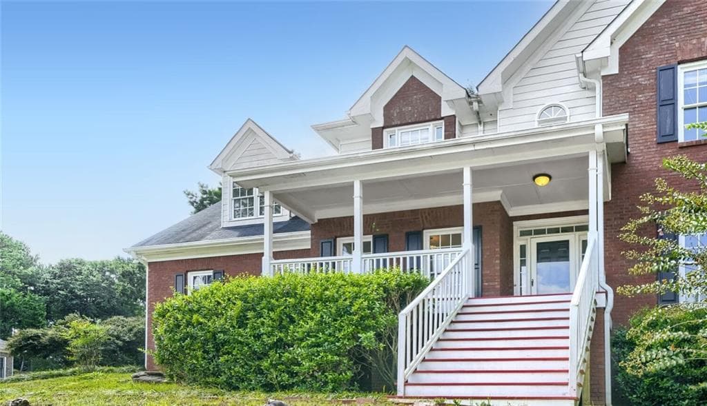 4 bedroom, 4 bathroom, 2,329 sq ft single family residence for sale at 8100 Greens Mill Way, Loganville, GA 30052 — photo 3