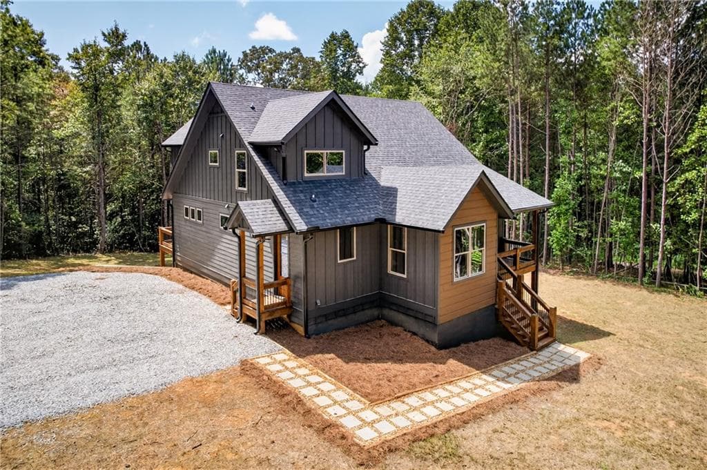 4 bedroom, 3 bathroom, 3,300 sq ft single family residence for sale at 824 Banks Rd, Ellijay, GA 30540
