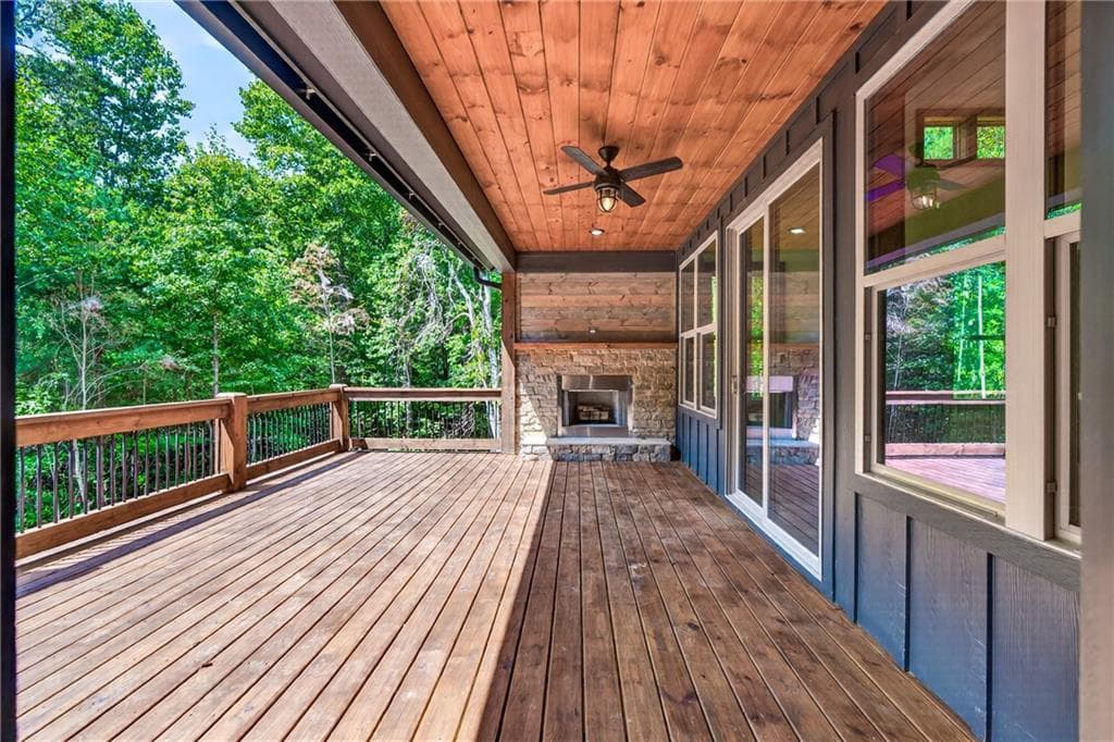 4 bedroom, 3 bathroom, 3,300 sq ft single family residence for sale at 824 Banks Rd, Ellijay, GA 30540 — photo 7
