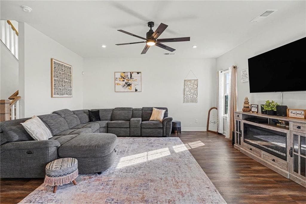 4 bedroom, 3 bathroom, 2,552 sq ft single family residence for sale at 864 Maduro Way, Mcdonough, GA 30253 — photo 2