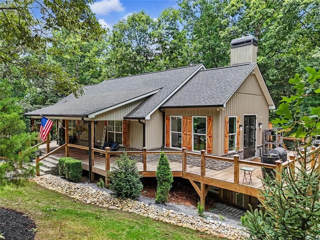 4 bedroom, 3 bathroom, 3,592 sq ft single family residence for sale at 301 Cross Creek Trail, Demorest, GA 30535