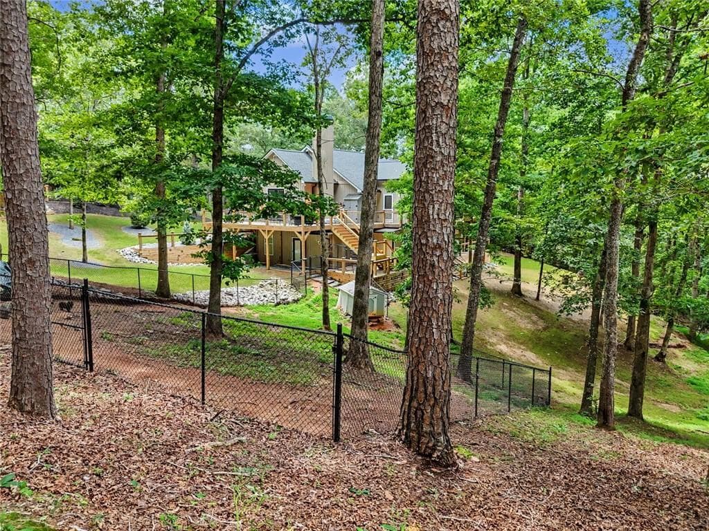 4 bedroom, 3 bathroom, 3,592 sq ft single family residence for sale at 301 Cross Creek Trail, Demorest, GA 30535 — photo 6