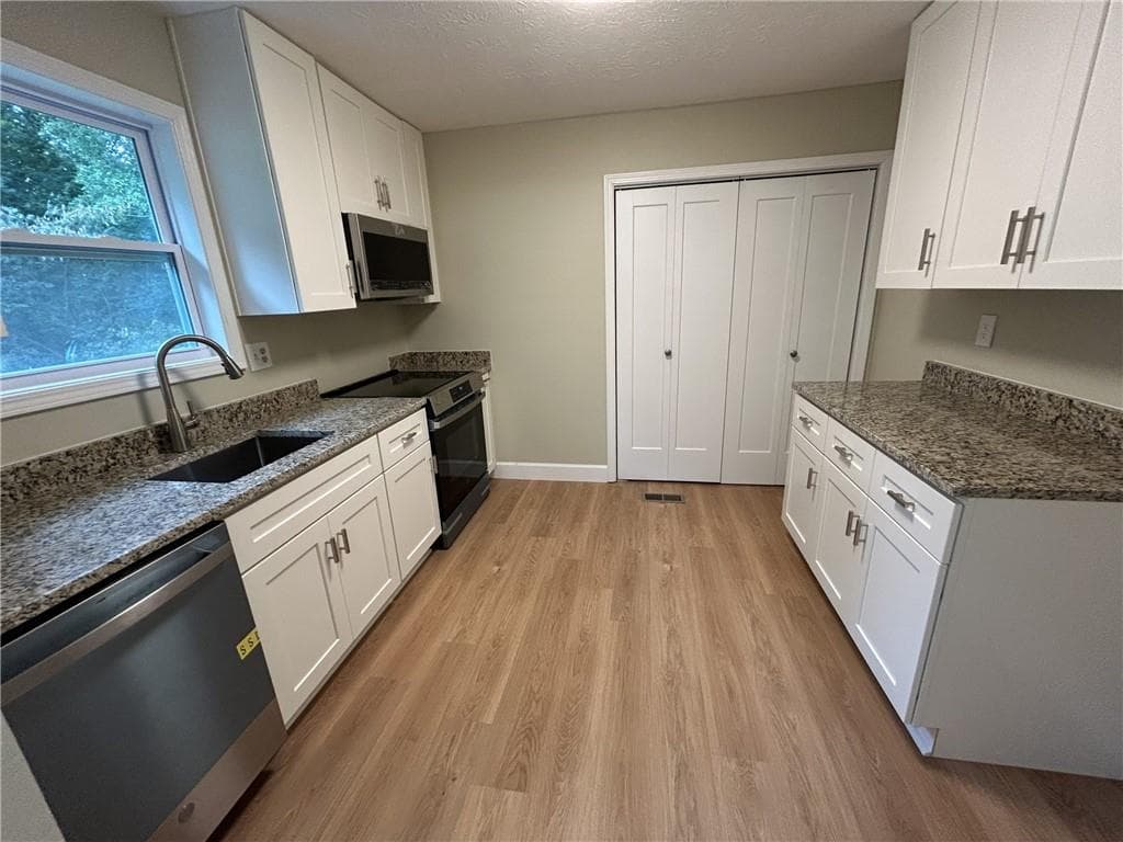 3 bedroom, 1 bathroom, 1,074 sq ft single family residence for sale at 2683 Legion Lake Road, Douglasville, GA 30135 — photo 2