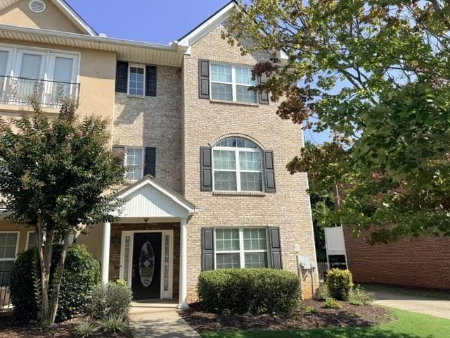 3 bedroom, 3 bathroom, 2,216 sq ft townhouse for sale at 5700 Garden Circle, Douglasville, GA 30135