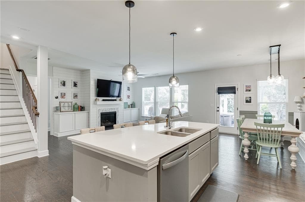 4 bedroom, 3 bathroom, 2,968 sq ft single family residence for sale at 5922 Ash Hill Place, Hoschton, GA 30548 — photo 9