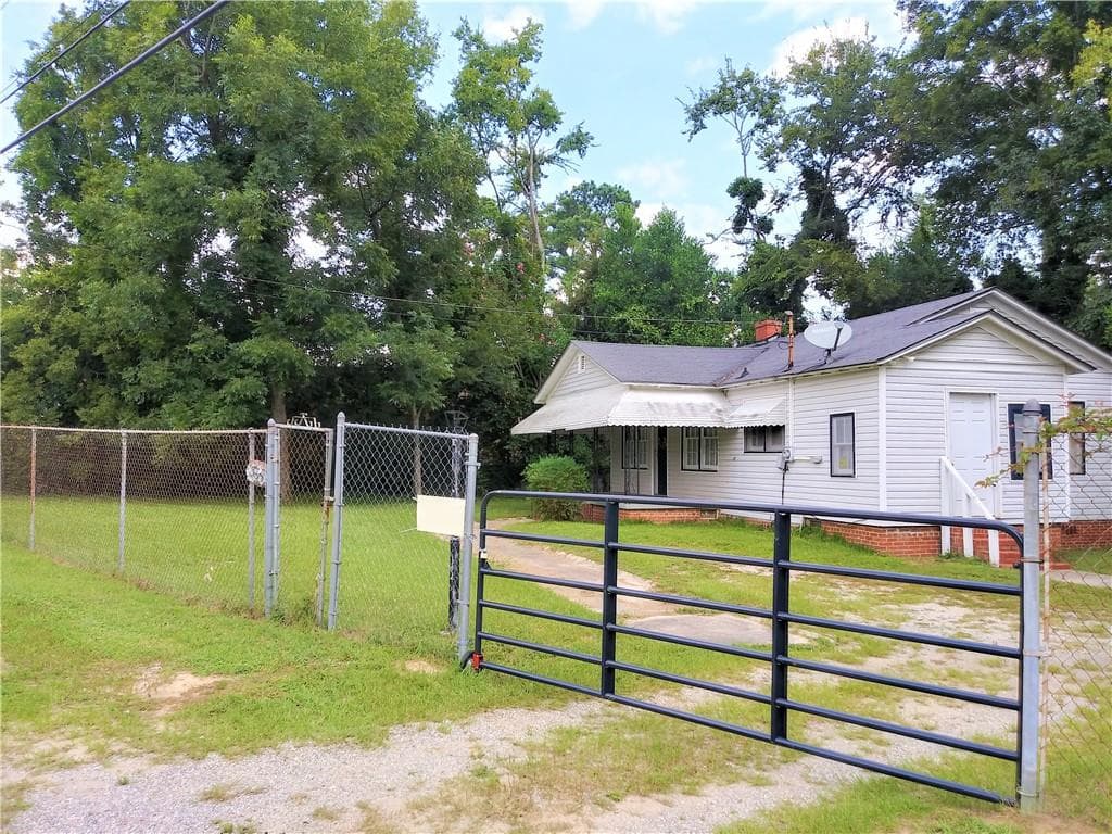 2 bedroom, 1 bathroom, 916 sq ft single family residence for rent at 3631 W Napier Avenue, Macon, GA 31204 for $899 a month — photo 1 of 13