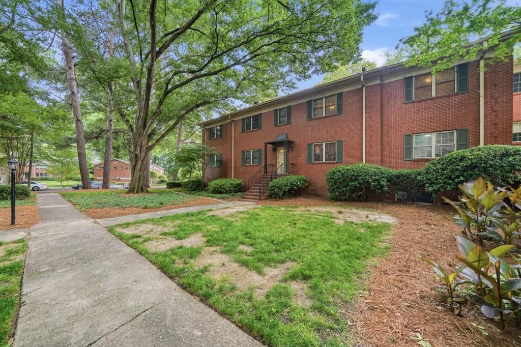 2 bedroom, 2 bathroom, 1,188 sq ft condominium for rent at 430 Lindbergh Drive A4, Atlanta, GA 30305 for $1,950 a month — photo 2