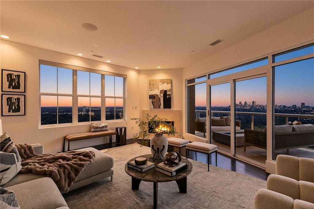 3 bedroom, 3 bathroom, 4,778 sq ft condominium for sale at 2881 Peachtree Road 2304, Atlanta, GA 30305 — photo 3