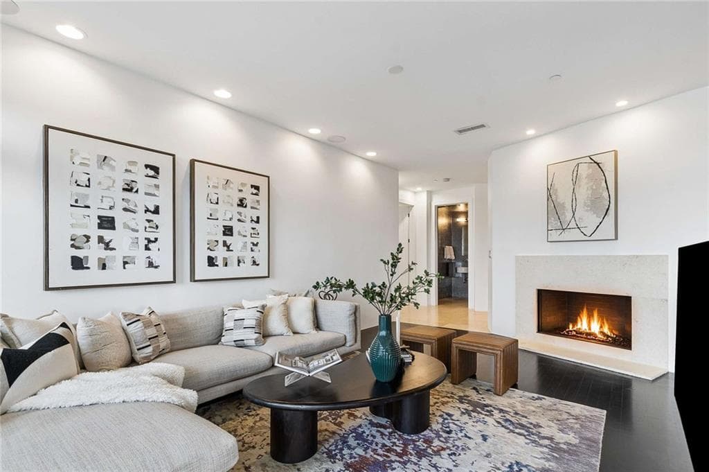 3 bedroom, 3 bathroom, 4,778 sq ft condominium for sale at 2881 Peachtree Road 2304, Atlanta, GA 30305 — photo 7