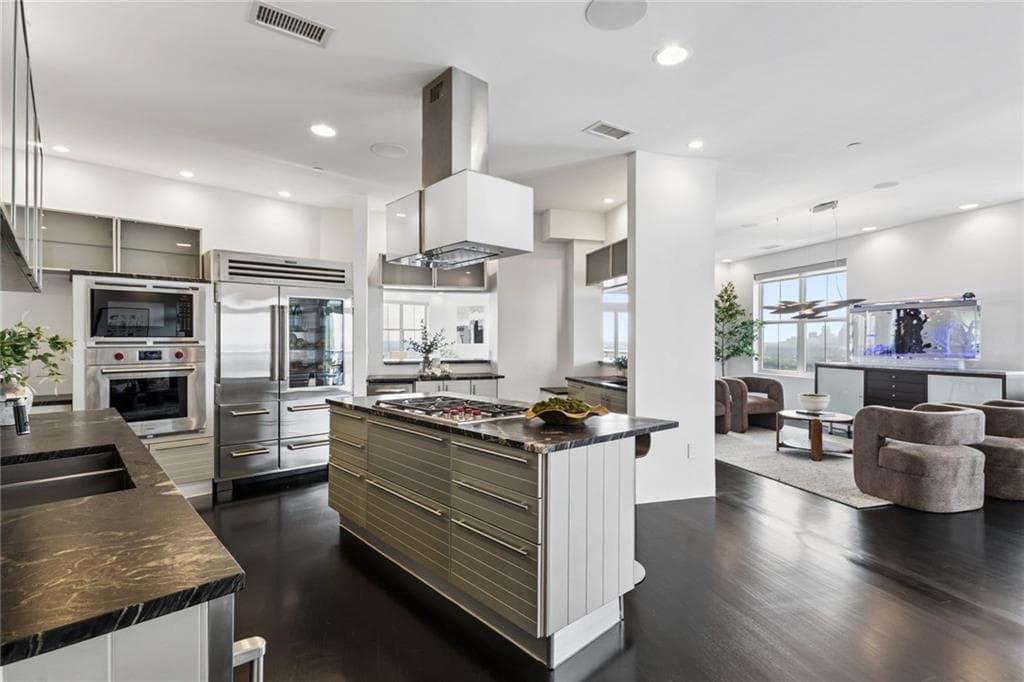 3 bedroom, 3 bathroom, 4,778 sq ft condominium for sale at 2881 Peachtree Road 2304, Atlanta, GA 30305 — photo 8