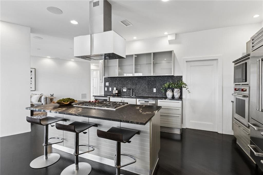 3 bedroom, 3 bathroom, 4,778 sq ft condominium for sale at 2881 Peachtree Road 2304, Atlanta, GA 30305 — photo 10