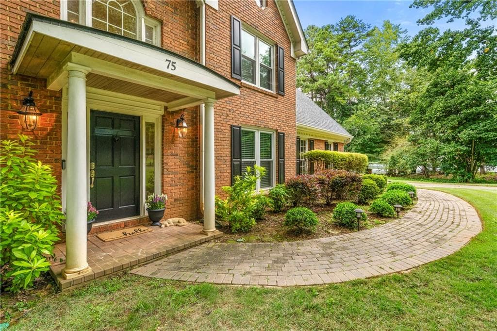 4 bedroom, 4 bathroom, 3,431 sq ft single family residence for sale at 75 Spring Ridge Ct, Newnan, GA 30265 — photo 3