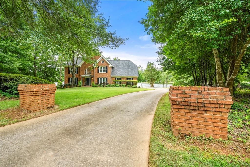 4 bedroom, 4 bathroom, 3,431 sq ft single family residence for sale at 75 Spring Ridge Ct, Newnan, GA 30265 — photo 5