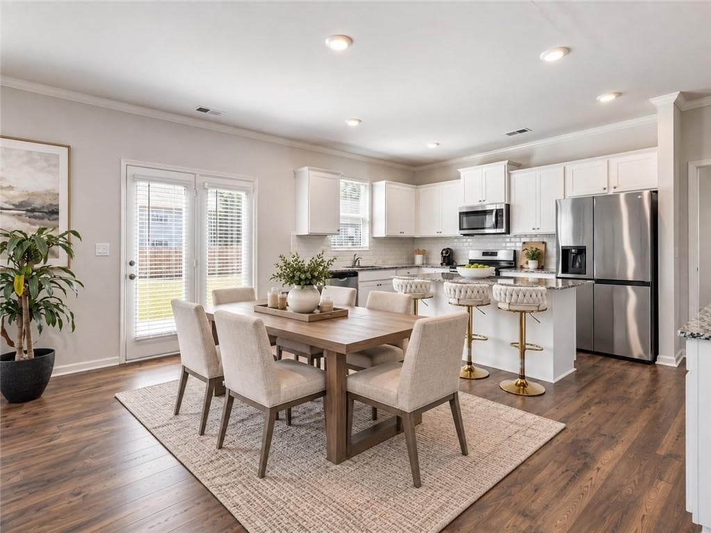 5 bedroom, 5 bathroom, 3,875 sq ft single family residence for sale at 868 Baker View Lane, Braselton, GA 30517 — photo 2