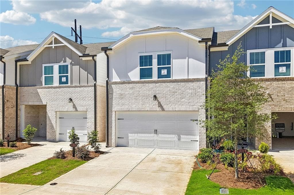 3 bedroom, 3 bathroom, 1,829 sq ft townhouse for sale at 3386 Brooks Lake Drive, Loganville, GA 30052 — photo 5