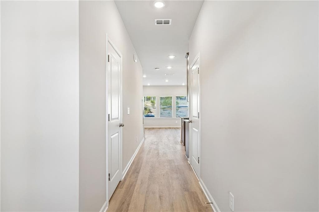 3 bedroom, 3 bathroom, 1,829 sq ft townhouse for sale at 3386 Brooks Lake Drive, Loganville, GA 30052 — photo 6