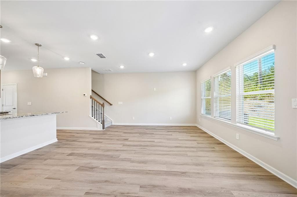 3 bedroom, 3 bathroom, 1,829 sq ft townhouse for sale at 3386 Brooks Lake Drive, Loganville, GA 30052 — photo 10
