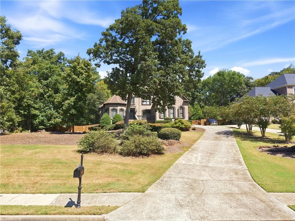 5 bedroom, 5 bathroom, 5,825 sq ft single family residence for sale at 1011 ARDMORE Trail, Hoschton, GA 30548 — photo 4