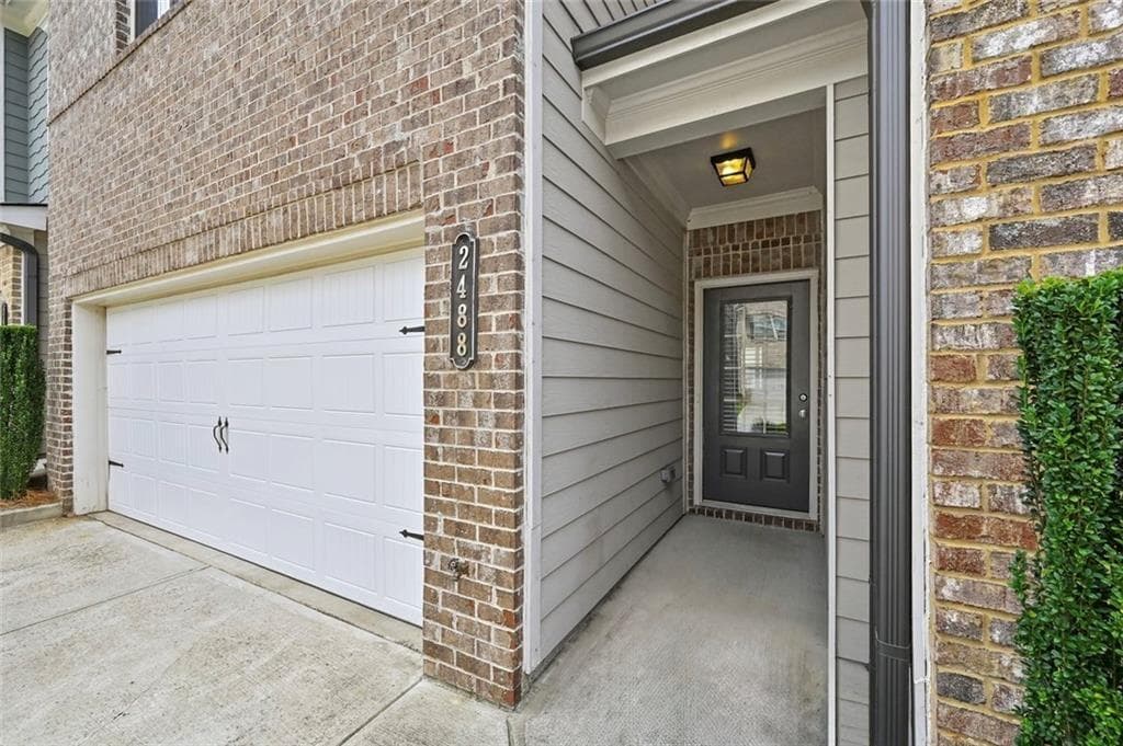 3 bedroom, 3 bathroom, 1,928 sq ft townhouse for sale at 2488 Irwell Way, Lawrenceville, GA 30044 — photo 3