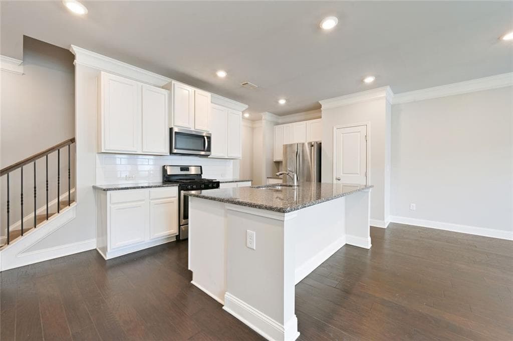 3 bedroom, 3 bathroom, 1,928 sq ft townhouse for sale at 2488 Irwell Way, Lawrenceville, GA 30044 — photo 5