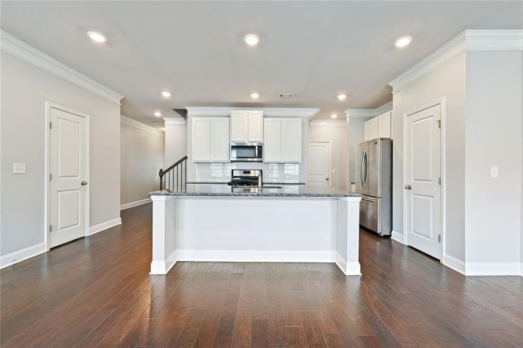 3 bedroom, 3 bathroom, 1,928 sq ft townhouse for sale at 2488 Irwell Way, Lawrenceville, GA 30044 — photo 6