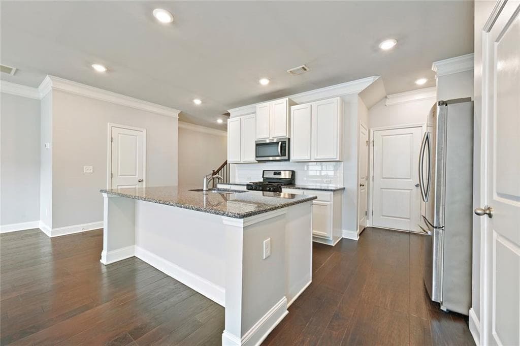 3 bedroom, 3 bathroom, 1,928 sq ft townhouse for sale at 2488 Irwell Way, Lawrenceville, GA 30044 — photo 7