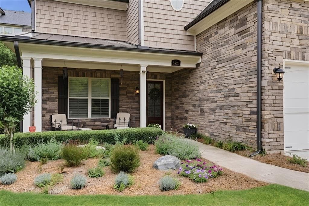 3 bedroom, 4 bathroom, 3,121 sq ft single family residence for sale at 5925 Overlook Club Circle, Suwanee, GA 30024 — photo 2