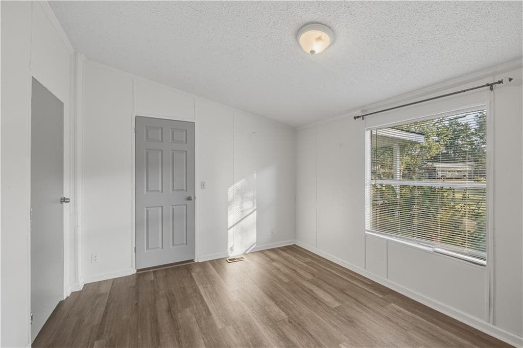 3 bedroom, 2 bathroom, 1,056 sq ft single family residence for sale at 285 Mountain View Drive, Calhoun, GA 30701 — photo 9