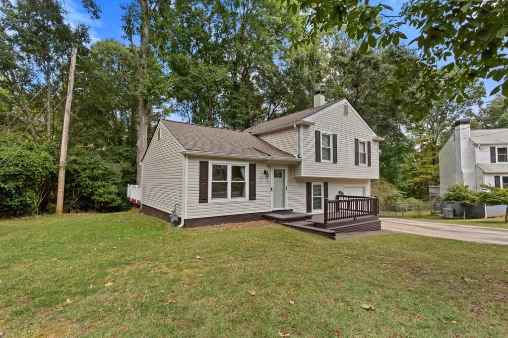 3 bedroom, 2 bathroom, 1,344 sq ft single family residence for sale at 4631 Valley Ridge Drive, Duluth, GA 30096 — photo 2