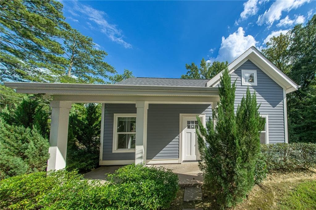 1 bedroom, 1 bathroom, 426 sq ft single family residence for rent at 2400 Lowe Street C, Atlanta, GA 30318 for $1,295 a month — photo 1 of 15