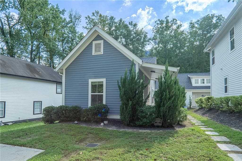 1 bedroom, 1 bathroom, 426 sq ft single family residence for rent at 2400 Lowe Street C, Atlanta, GA 30318 for $1,295 a month — photo 3