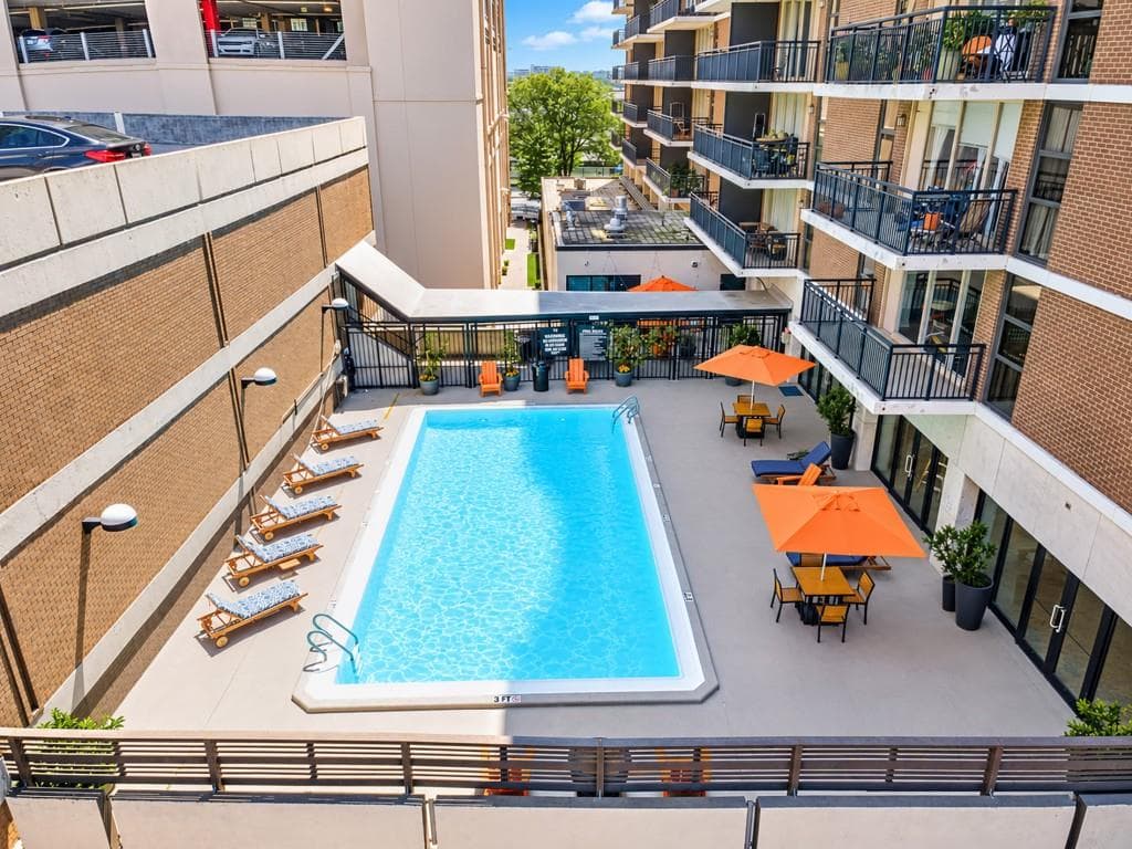 1 bedroom, 1 bathroom, 1,092 sq ft condominium for sale at 620 Peachtree Street PH-B, Atlanta, GA 30308 — photo 4