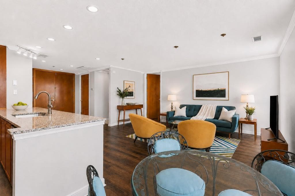 1 bedroom, 1 bathroom, 1,092 sq ft condominium for sale at 620 Peachtree Street PH-B, Atlanta, GA 30308 — photo 8