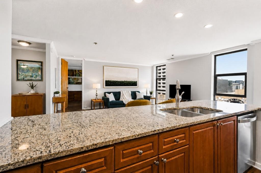 1 bedroom, 1 bathroom, 1,092 sq ft condominium for sale at 620 Peachtree Street PH-B, Atlanta, GA 30308 — photo 9