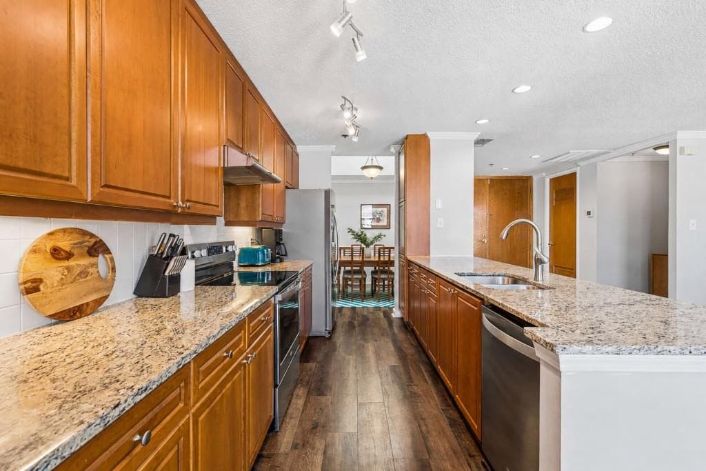 1 bedroom, 1 bathroom, 1,092 sq ft condominium for sale at 620 Peachtree Street PH-B, Atlanta, GA 30308 — photo 10