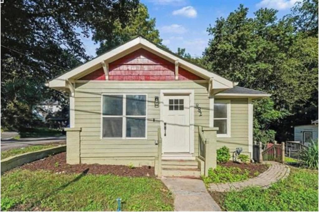 3 bedroom, 2 bathroom, 1,094 sq ft single family residence for sale at 882 Hall Street, Atlanta, GA 30318