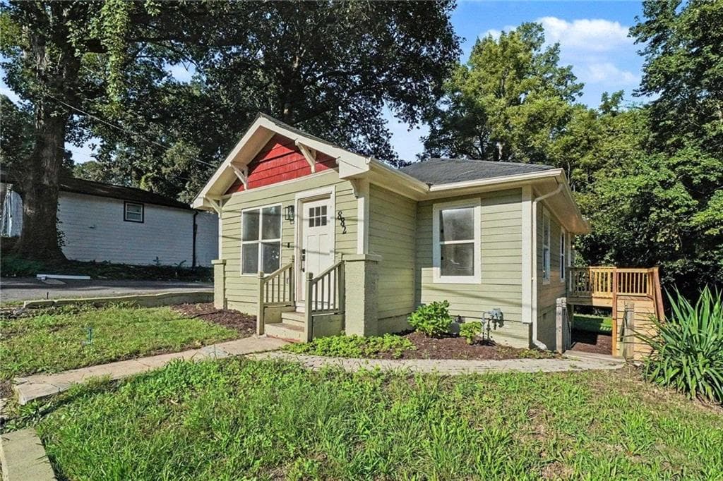 3 bedroom, 2 bathroom, 1,094 sq ft single family residence for sale at 882 Hall Street, Atlanta, GA 30318 — photo 3