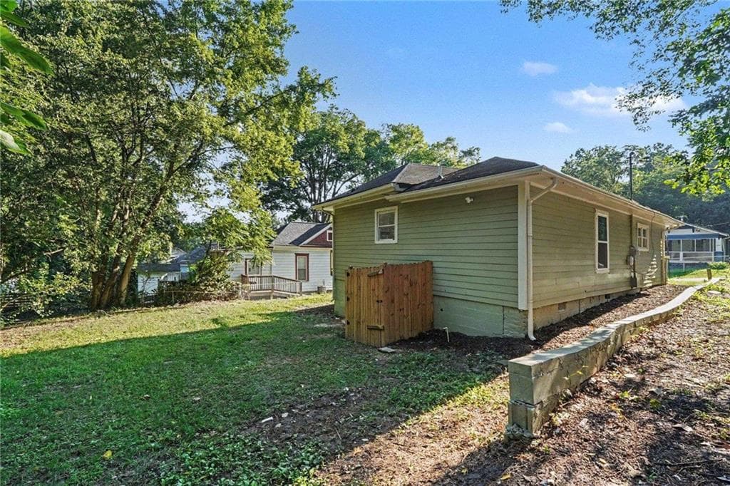 3 bedroom, 2 bathroom, 1,094 sq ft single family residence for sale at 882 Hall Street, Atlanta, GA 30318 — photo 6