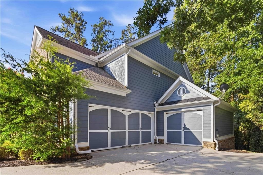 6 bedroom, 5 bathroom, 4,064 sq ft single family residence for sale at 1916 Severbrook Place, Lawrenceville, GA 30043 — photo 9