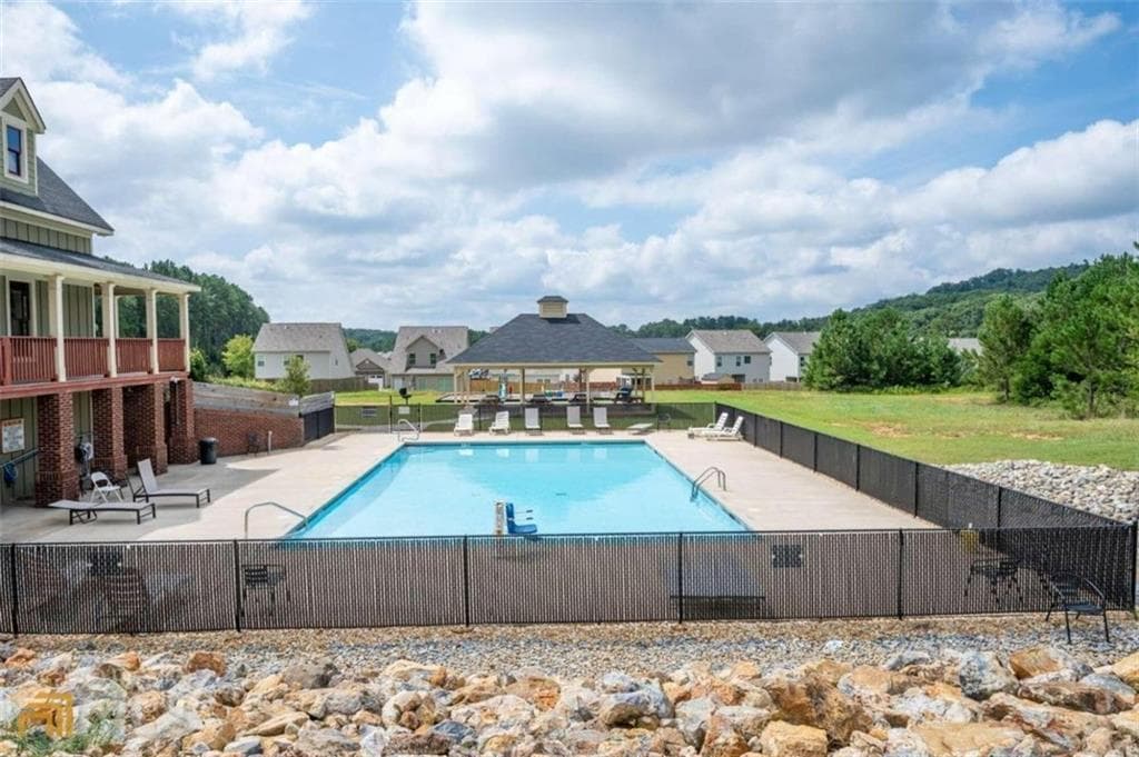 4 bedroom, 3 bathroom, 2,288 sq ft single family residence for sale at 45 Shamrock, Adairsville, GA 30103 — photo 4