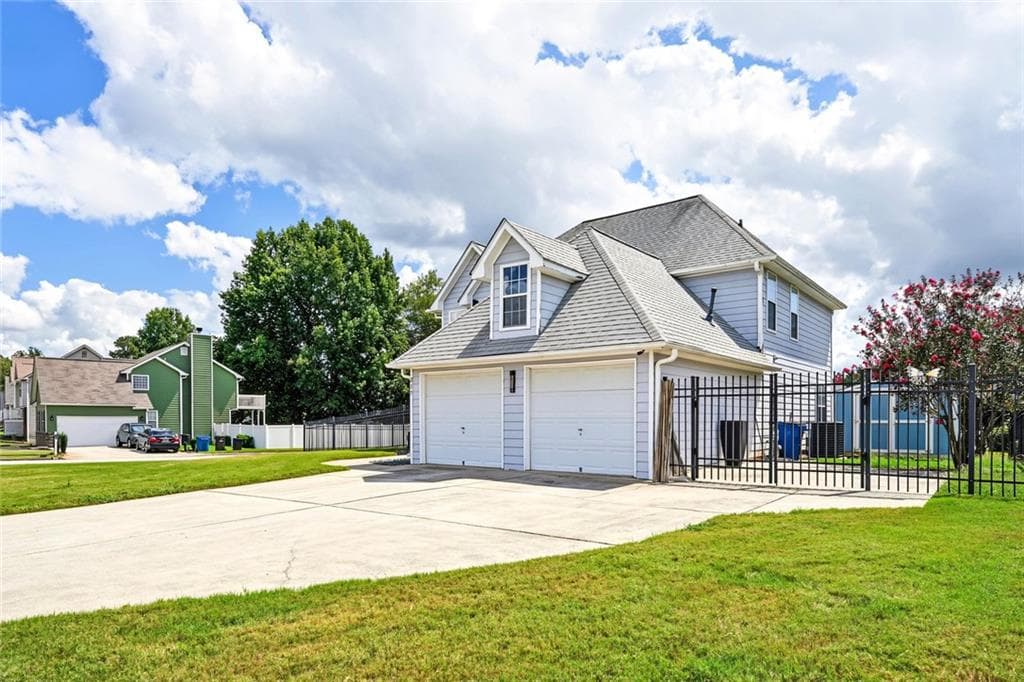 3 bedroom, 3 bathroom, 2,622 sq ft single family residence for sale at 217 Saddleview Trail, Riverdale, GA 30274 — photo 2