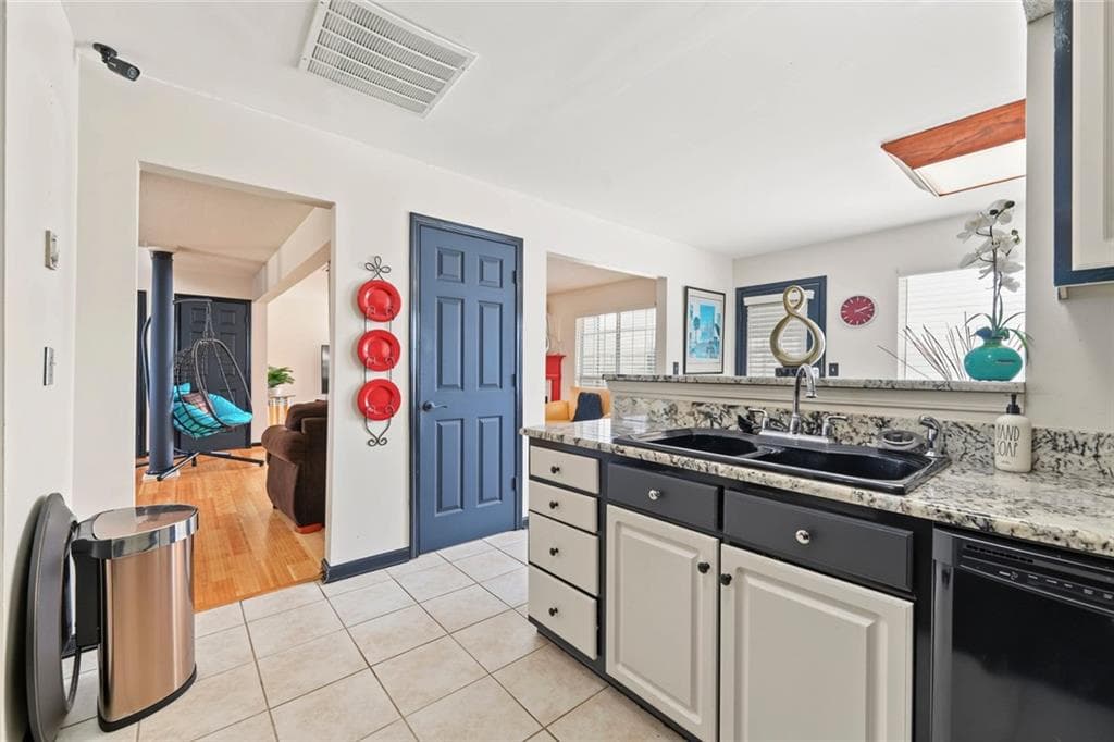 3 bedroom, 3 bathroom, 2,622 sq ft single family residence for sale at 217 Saddleview Trail, Riverdale, GA 30274 — photo 9