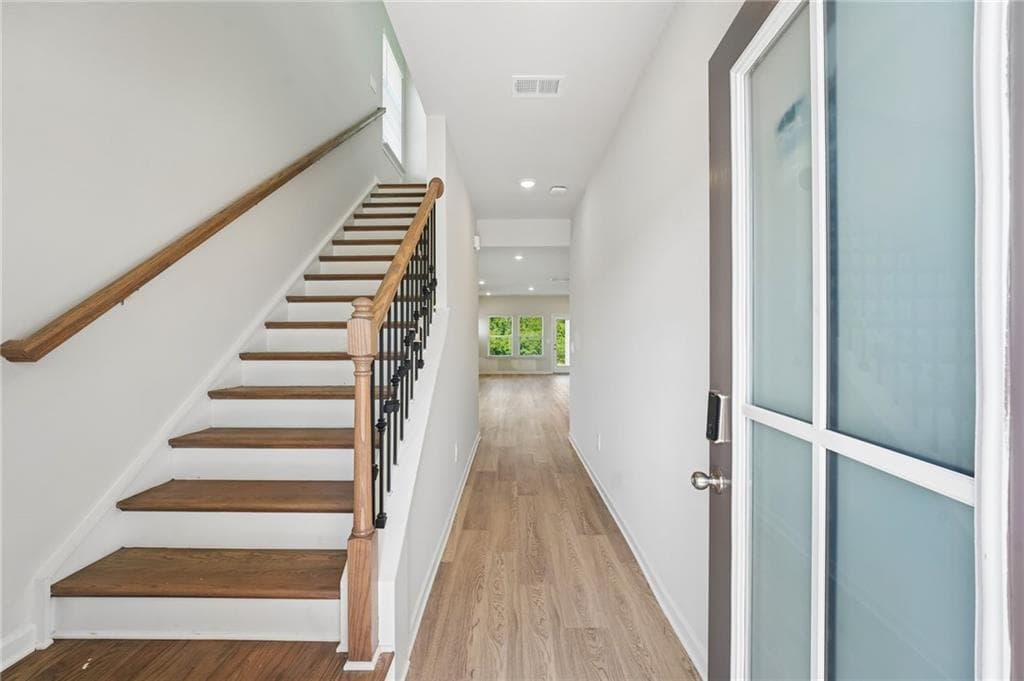 5 bedroom, 3 bathroom, 2,352 sq ft single family residence for sale at 5015 Margot Way, Cumming, GA 30041 — photo 7