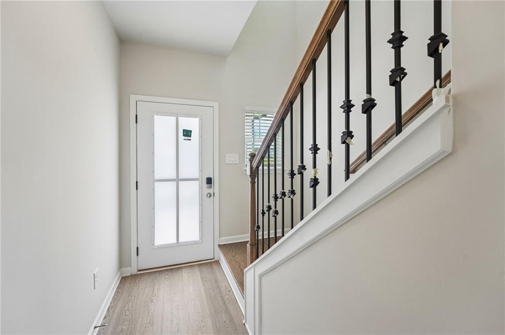5 bedroom, 3 bathroom, 2,352 sq ft single family residence for sale at 5015 Margot Way, Cumming, GA 30041 — photo 8