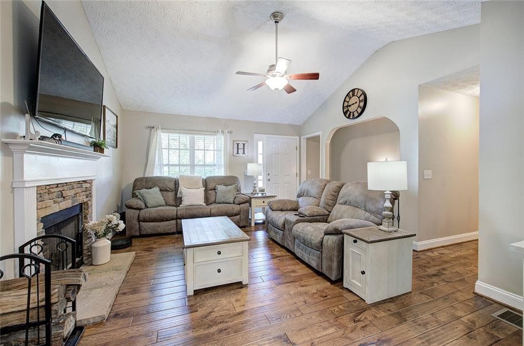 3 bedroom, 2 bathroom, 1,827 sq ft single family residence for sale at 13 Knight Drive, Adairsville, GA 30103 — photo 8
